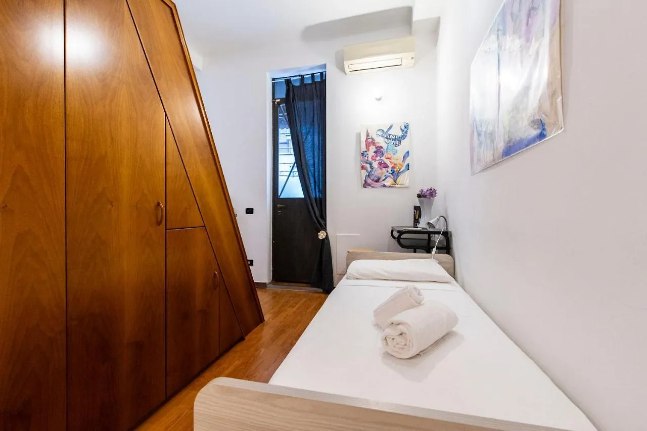 Extensive Terrace Navigli Toy Artistic Apartment Milan